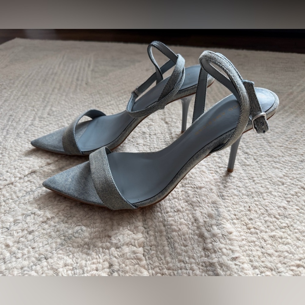 Good American Barely There Strap Heel Blue Denim NWOT Size 10